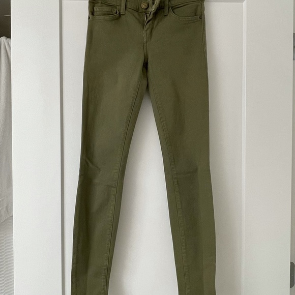 Current/Elliott Denim - Olive green, Current Elliott stretchy skinny jeans, mid rise.